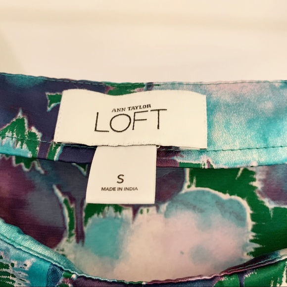 4/$25  LOFT sleeveless Patterned top - Picture 7 of 8